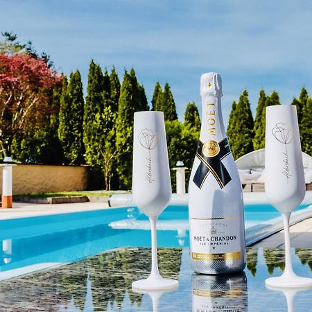 5 Sterne Centurion Ferienhaus Villa 2 Pools 86 Zoll Tv Aldersbach Eksteriør bilde