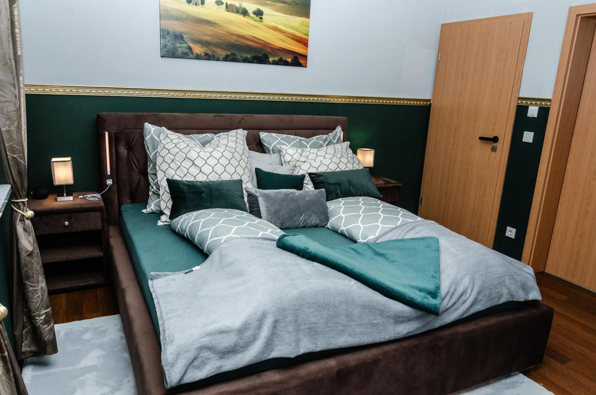 5 Sterne Centurion Ferienhaus Villa 2 Pools 86 Zoll Tv Aldersbach Eksteriør bilde