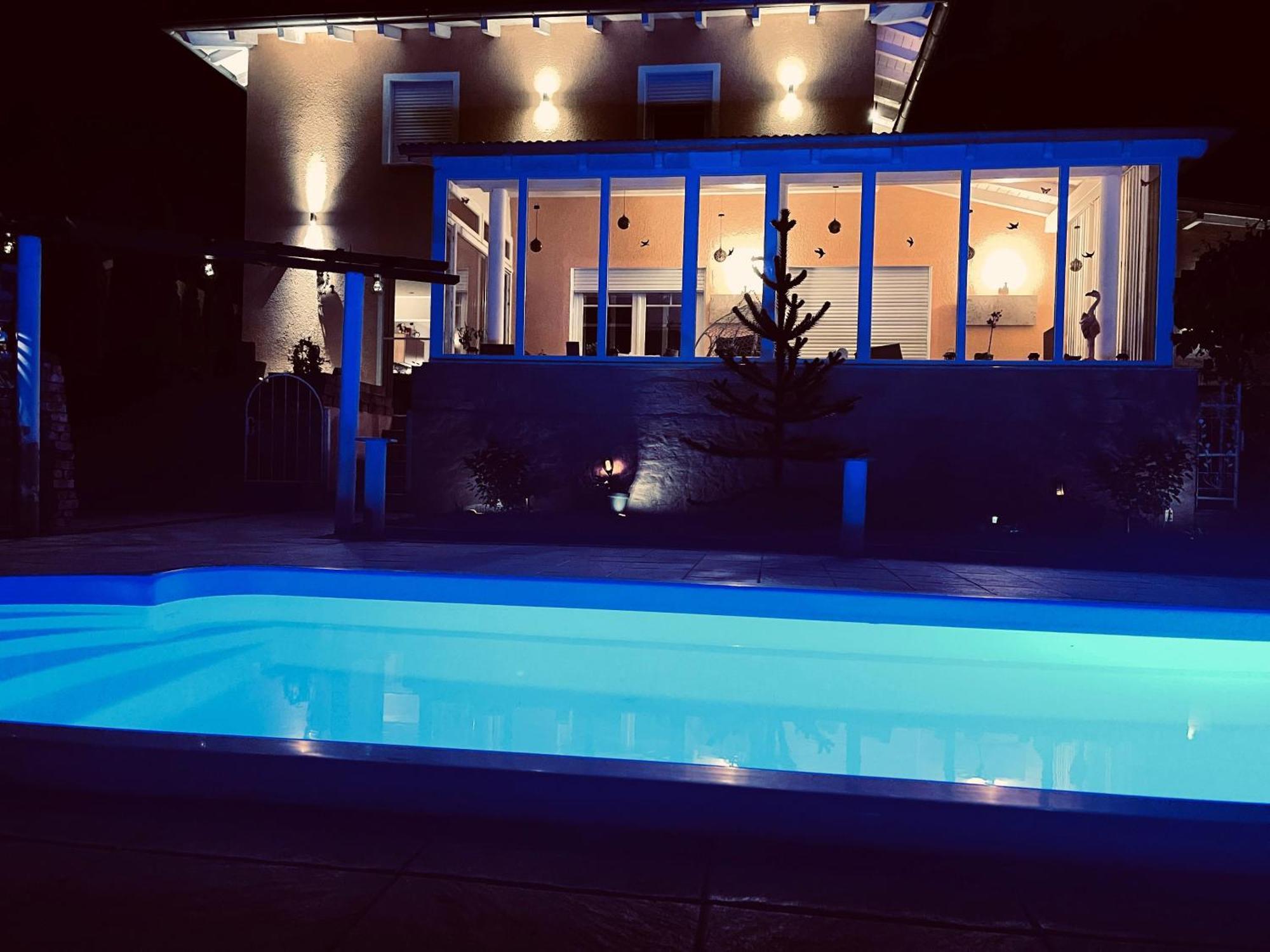 5 Sterne Centurion Ferienhaus Villa 2 Pools 86 Zoll Tv Aldersbach Eksteriør bilde